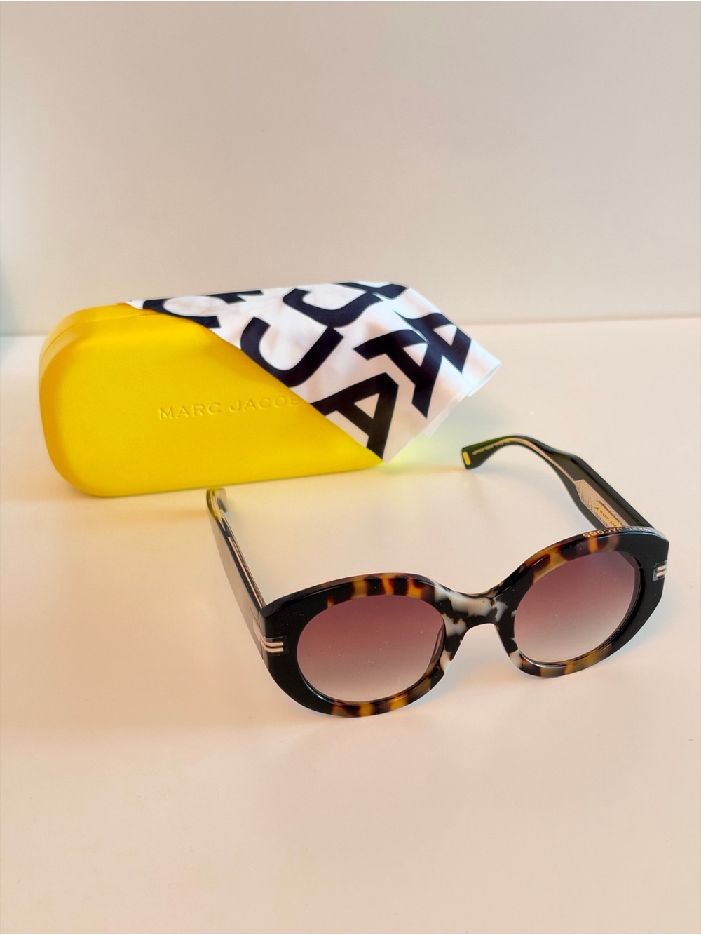 Marc Jacobs Tortoiseshell Round Sunglasses Brown Gradient Lenses MJ 1110/S
